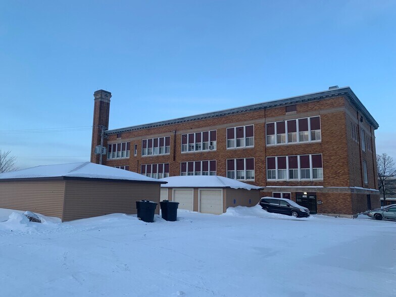 More Photos Of 400 1st Ave SW, Chisholm Apartments For Sale