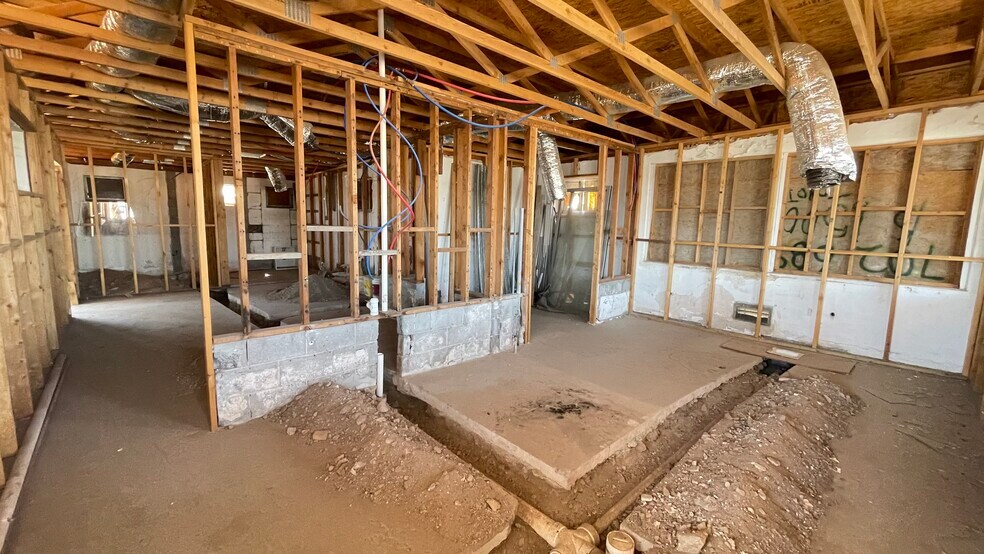 More Photos Of 701 W Broadway St, Needles Fast Food For Sale