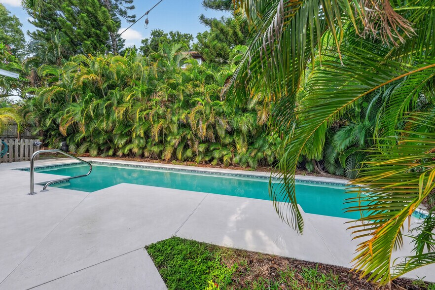 More Photos Of 135 7th Ave NE, Saint Petersburg Apartments For Sale