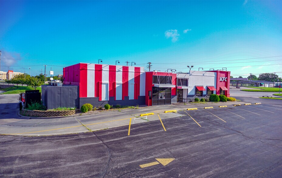 More Photos Of 3010 Main St, Keokuk Freestanding For Sale