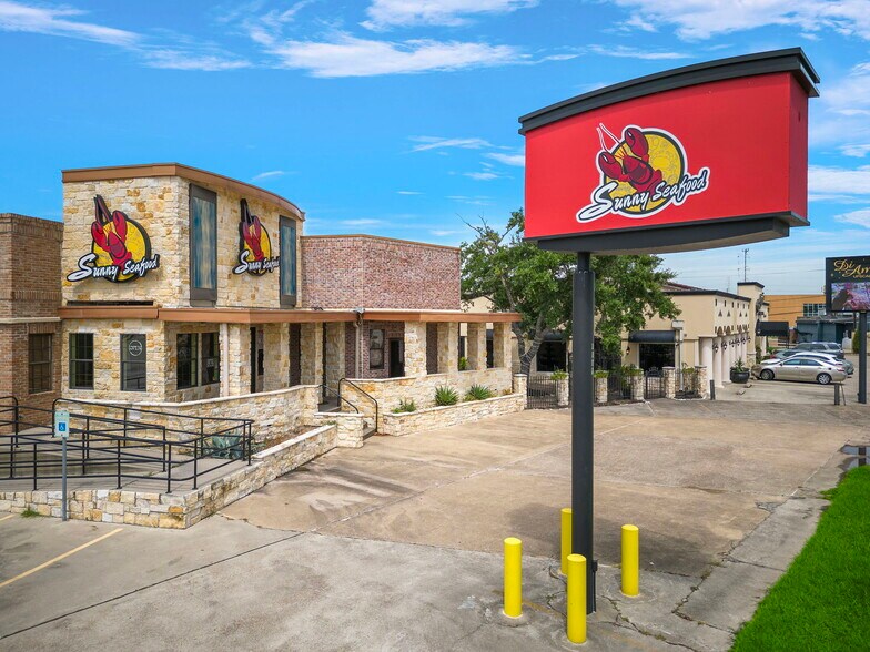 More Photos Of 2320 NASA Pky, Seabrook Restaurant For Sale