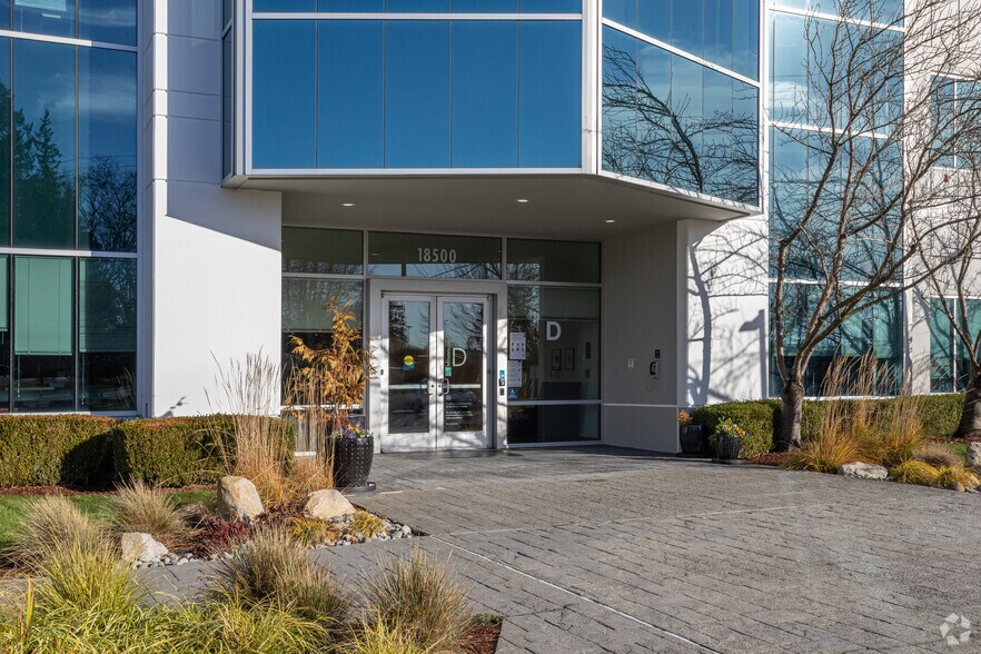More Photos Of 18500 NE Union Hill Rd, Redmond Office For Lease