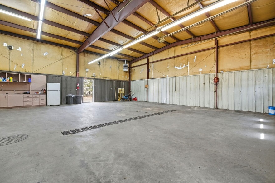 More Photos Of 3435 Kimball Cir, Colorado Springs Service For Lease