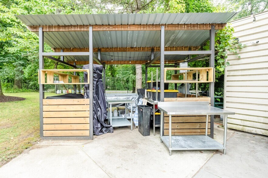 More Photos Of 16409 Red Arrow Hwy, Union Pier General Retail For Sale