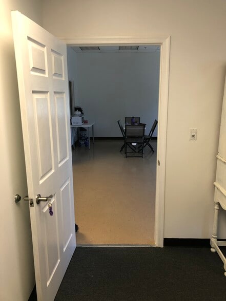 More Photos Of 8120-8144 Flannery Ct, Manassas Warehouse For Lease