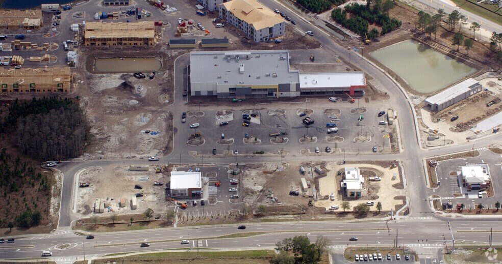 More Photos Of 150-170 Village Commons Dr, Saint Augustine Supermarket For Lease