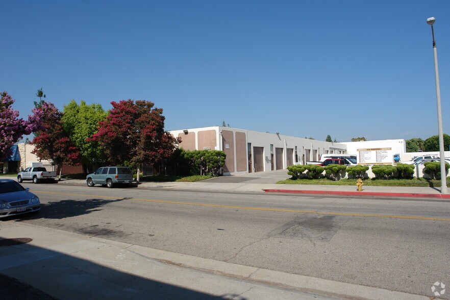More Photos Of 8824-8832 Shirley Ave, Northridge Light Manufacturing For Lease