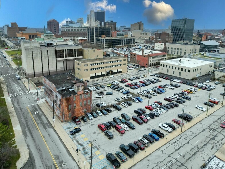 More Photos Of 443 10th St, Toledo Office For Sale