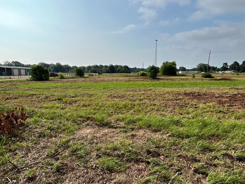More Photos Of South US Hwy 79/84, Palestine Land For Sale