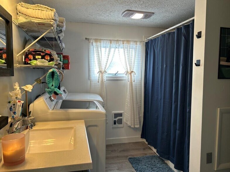 More Photos Of 401 E 4th St, Watkins Glen Restaurant For Sale