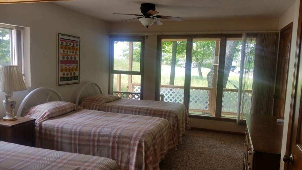 More Photos Of 10244 Lost Valley, Montague Hotel For Sale