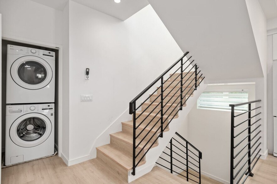 More Photos Of 1187 Crenshaw Blvd, Los Angeles Apartments For Sale