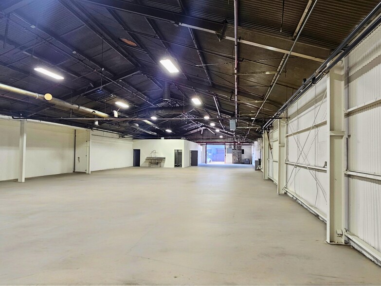 More Photos Of 1711-1723 E 58th Pl, Los Angeles Manufacturing For Lease