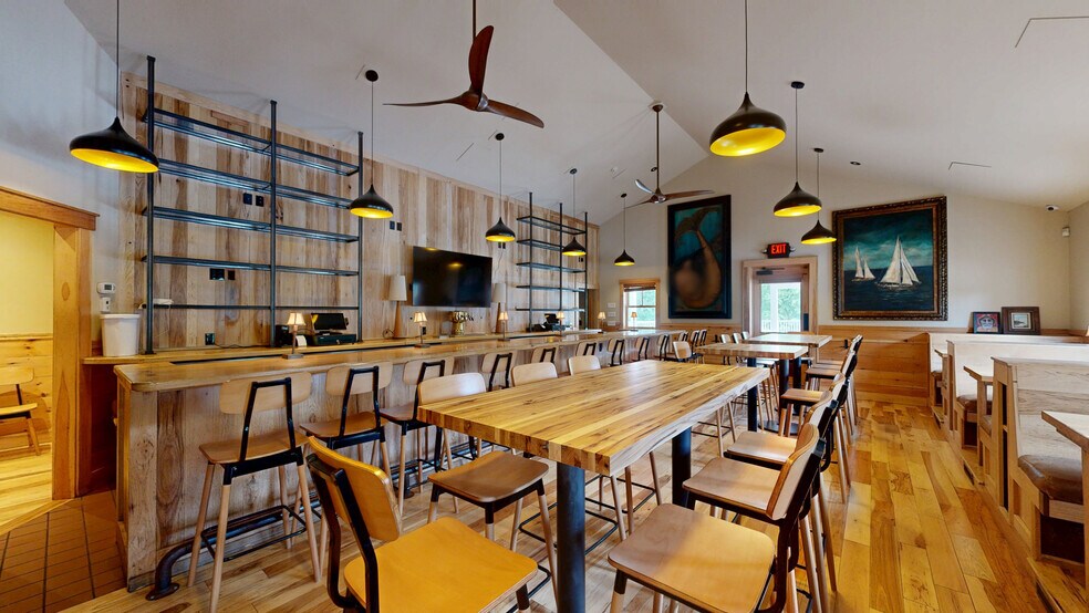 Primary Photo Of 2477 Bristol Rd, New Harbor Restaurant For Sale