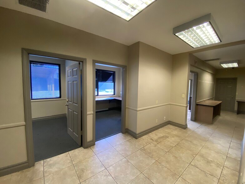 More Photos Of 6929 Laurel Canyon Blvd, North Hollywood Auto Repair For Lease