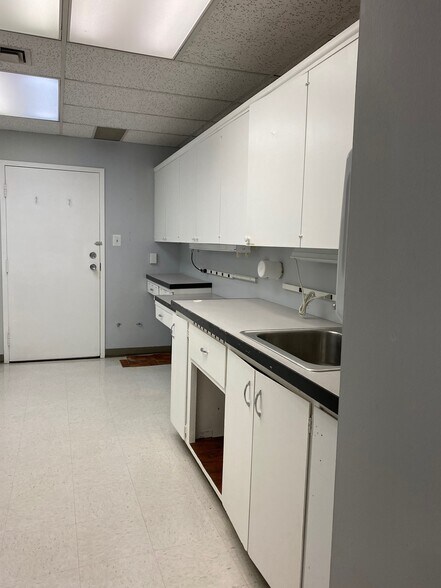 More Photos Of 7150 E Hampden Ave, Denver Loft Creative Space For Lease