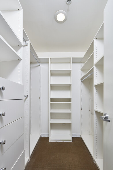 More Photos Of 2100 Abbot Kinney Blvd, Venice Office For Lease