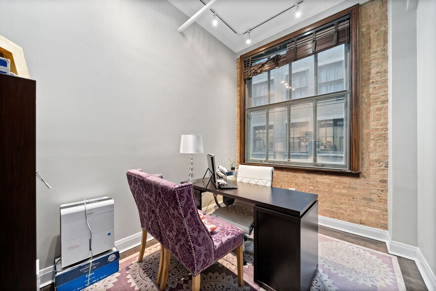 More Photos Of 120 S State St, Chicago Office For Sale