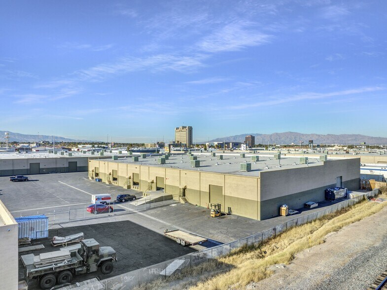 More Photos Of 2960 S Highland Dr, Las Vegas Warehouse For Lease