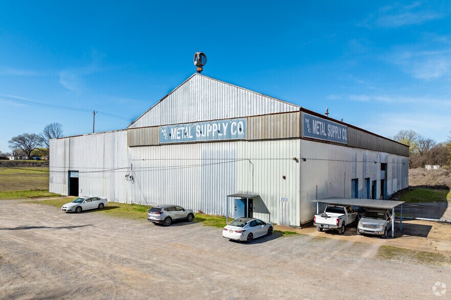 More Photos Of 203 E Trigg Ave, Memphis Warehouse For Sale
