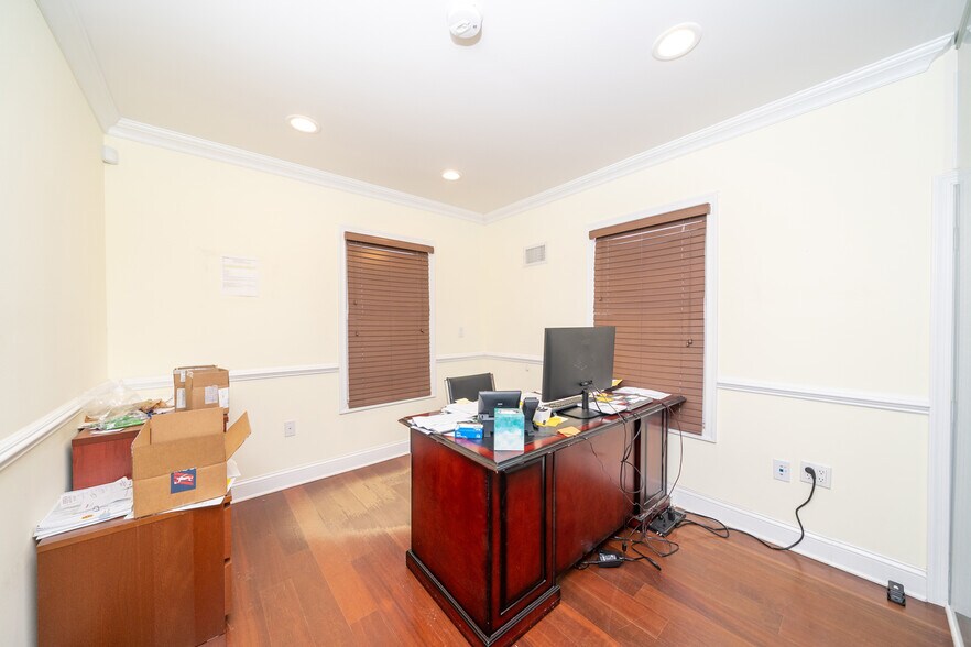 More Photos Of 224 Johnson Ave, Hackensack Office For Lease