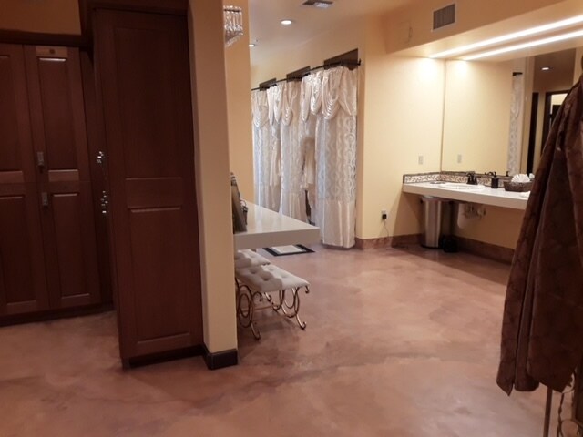 More Photos Of 73600 Alessandro Dr, Palm Desert Health Club For Sale