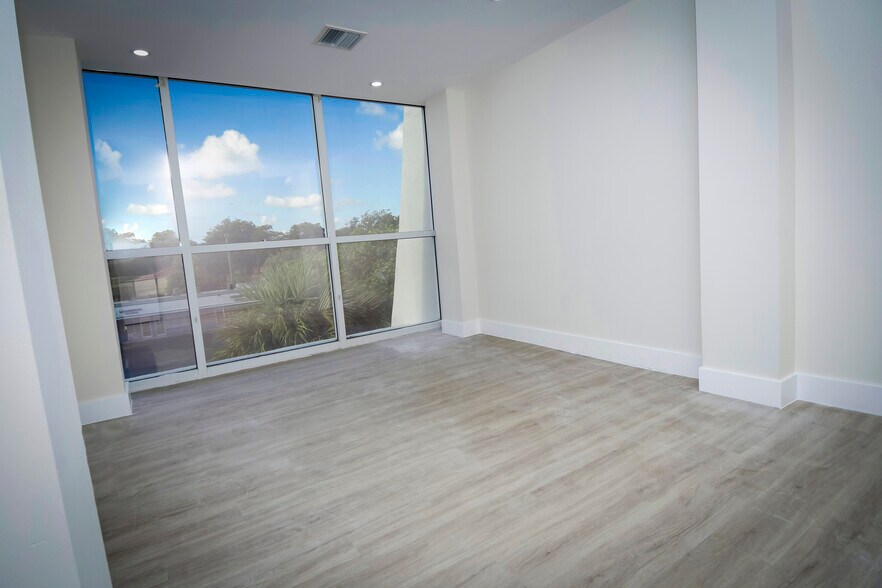 More Photos Of 5539 SW 8th St, Coral Gables Medical For Sale