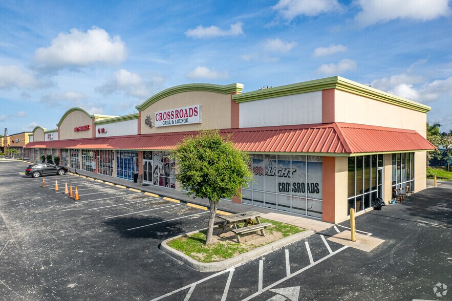 More Photos Of 211 Hancock Bridge Pky W, Cape Coral Unknown For Lease