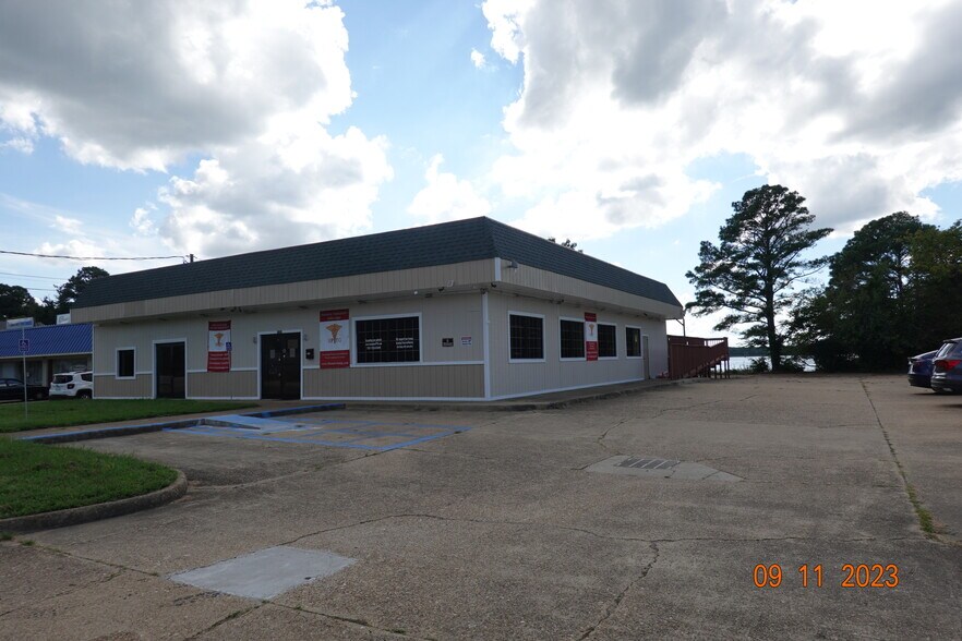 More Photos Of 1721 N King St, Hampton Daycare Center For Sale