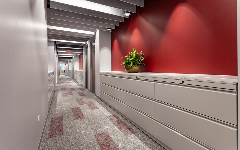 More Photos Of 1910 S Highland Ave, Lombard Medical For Lease