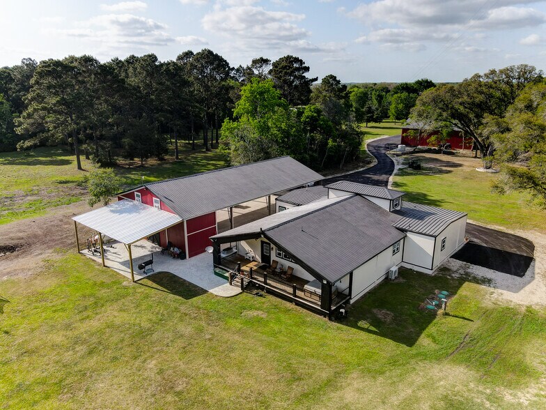 More Photos Of 4388 County Road 197, Alvin Specialty For Sale