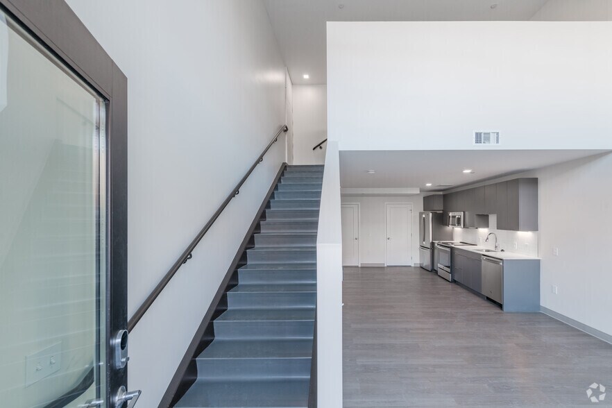 More Photos Of 125 Clifford St, Providence Apartments For Lease