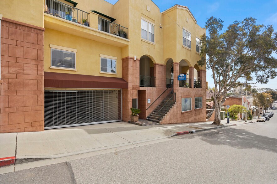 More Photos Of 88 N Oak St, Ventura Loft Creative Space For Sale