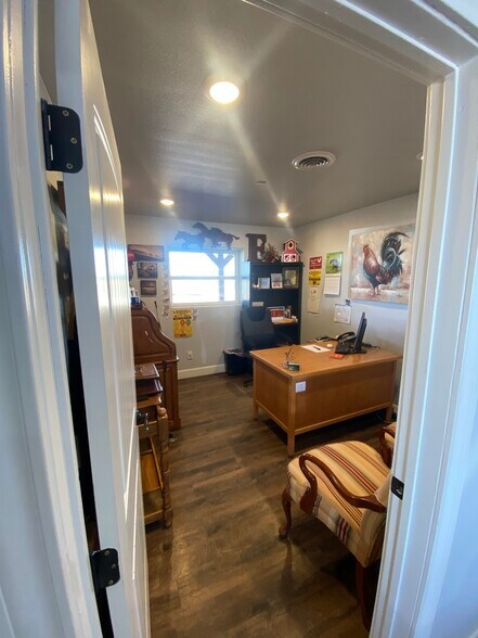 More Photos Of 5802-82 E Highway 62, Lubbock Light Distribution For Lease