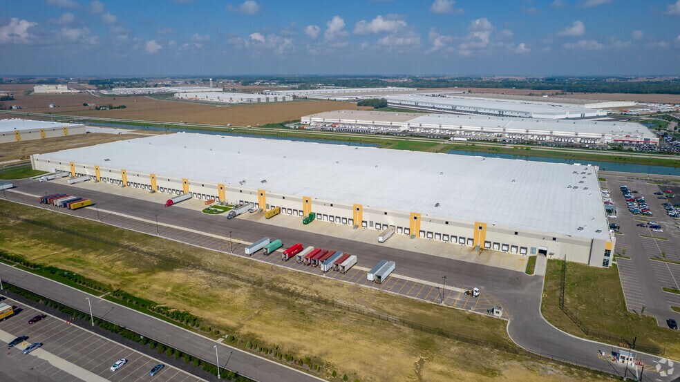 More Photos Of 1020 Enterprise Pkwy, West Jefferson Distribution For Lease