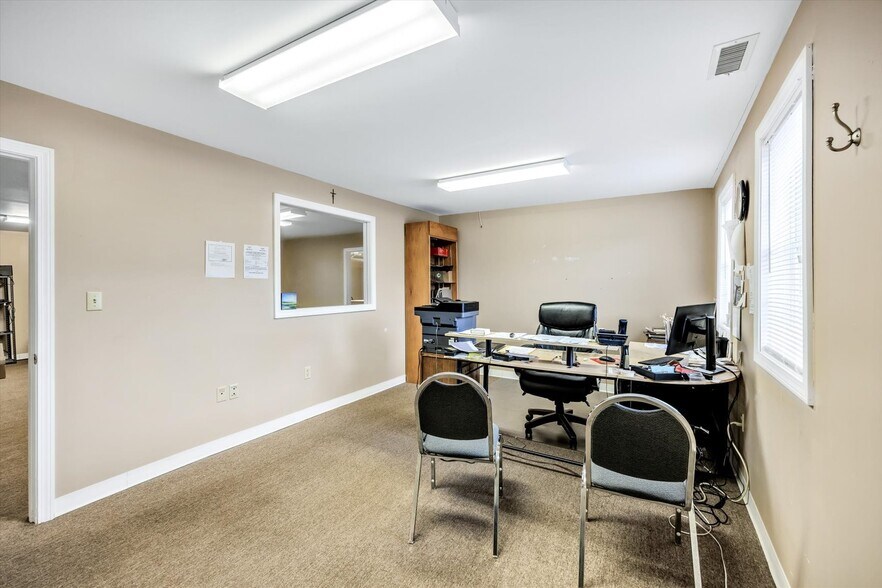 More Photos Of 28 Main St, Dennis Port Freestanding For Sale