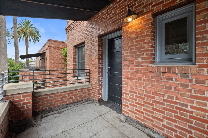 More Photos Of 239 E Villa St, Pasadena Apartments For Sale