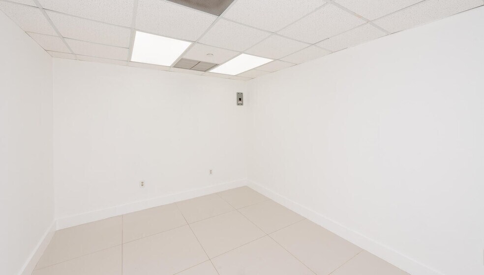 More Photos Of 2645 SW 37th Ave, Miami Medical For Lease