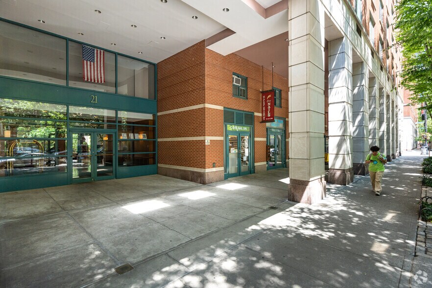 More Photos Of 21 South End Ave, New York Apartments For Lease