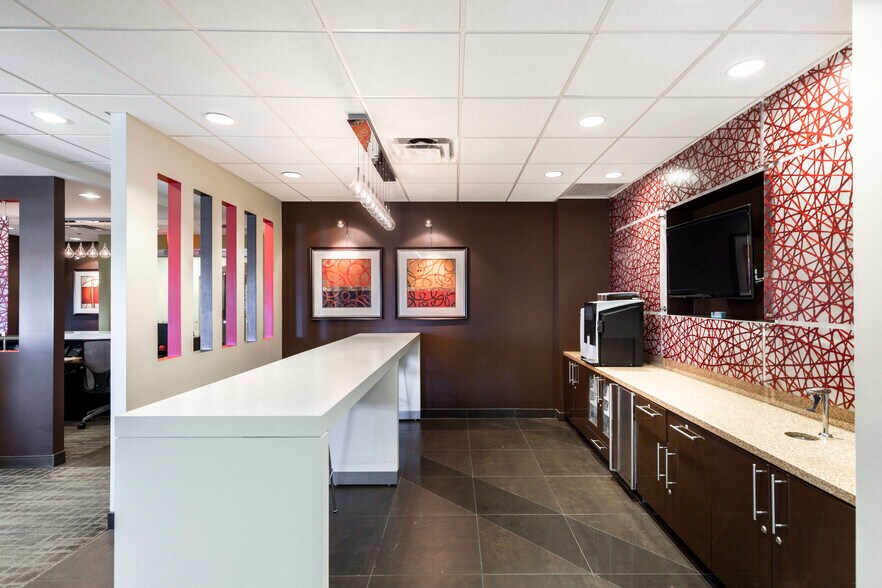 More Photos Of 17806 W Interstate 10, San Antonio Coworking Space