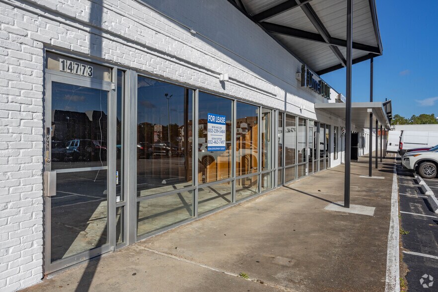 More Photos Of 14745-14785 Memorial Dr, Houston Freestanding For Lease