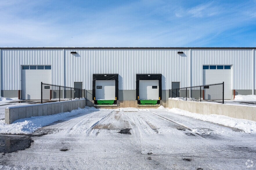More Photos Of 5795 Neubert Rd, Appleton Warehouse For Lease