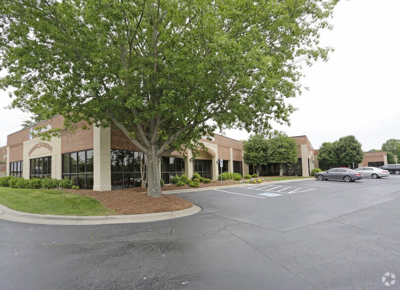 More Photos Of 2300 Sardis Rd N, Charlotte Flex For Lease