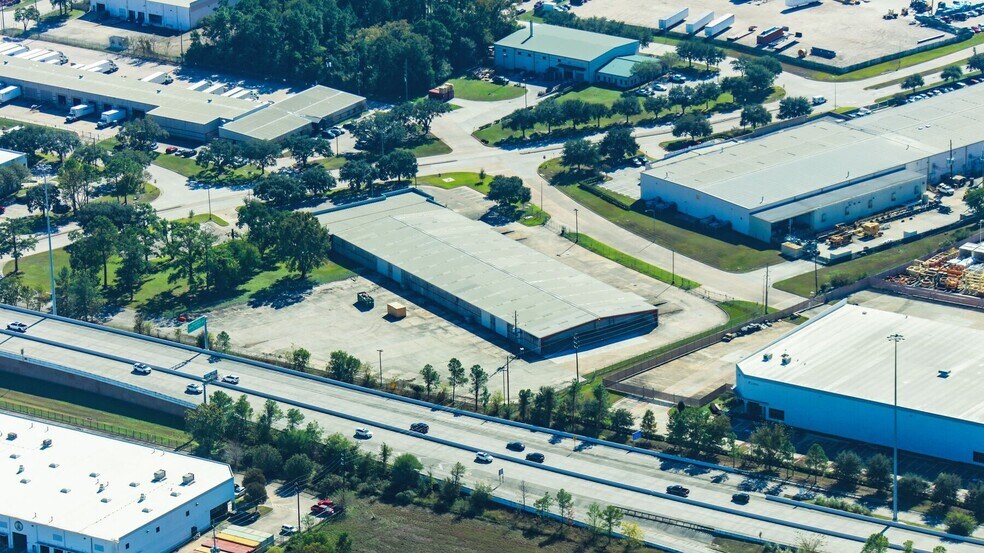 More Photos Of 1606 Greens Rd, Houston Unknown For Lease