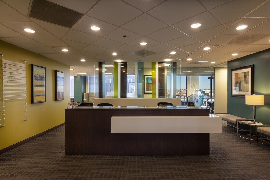 More Photos Of 221 N Kansas St, El Paso Office For Sale