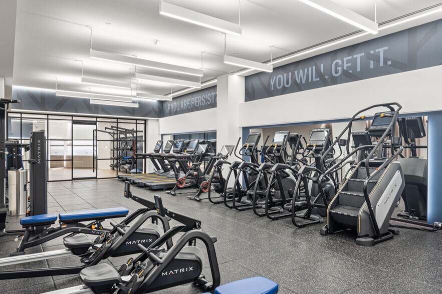 More Photos Of 7500 Old Georgetown Rd, Bethesda Office For Lease