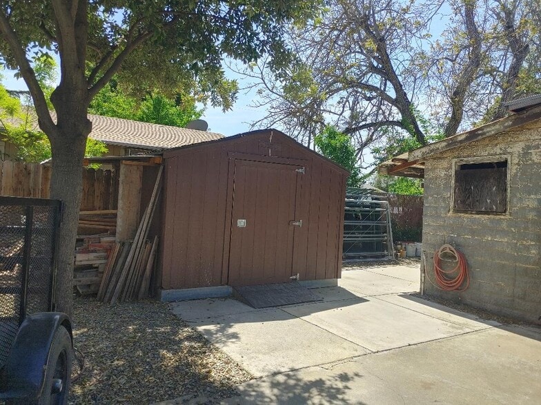 More Photos Of 341 Main st, Grimes Manufacturing For Sale