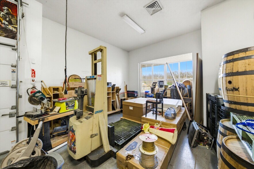 More Photos Of 2376 Business Center Cir, Sevierville Freestanding For Sale