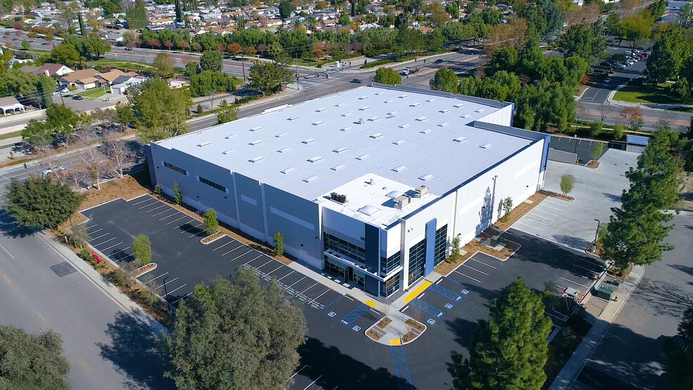 Primary Photo Of 1998 Surveyor Ave, Simi Valley Warehouse For Lease