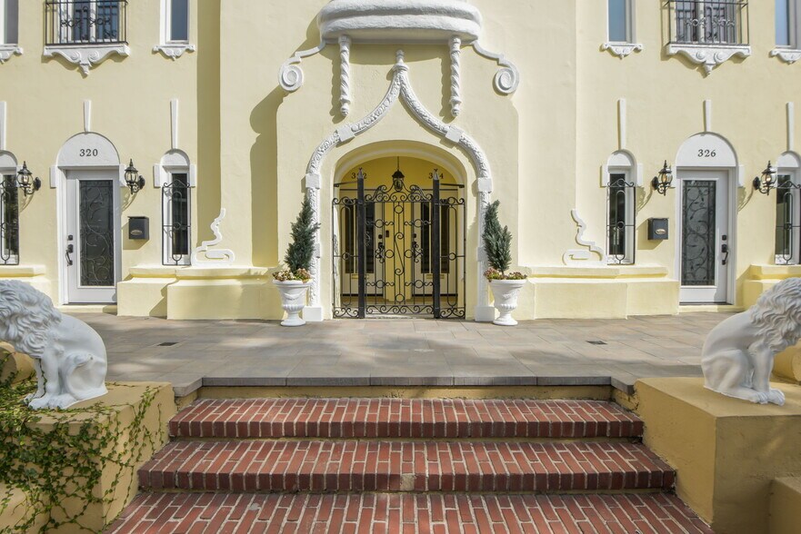 More Photos Of 320 S Kingsley Dr, Los Angeles Apartments For Sale